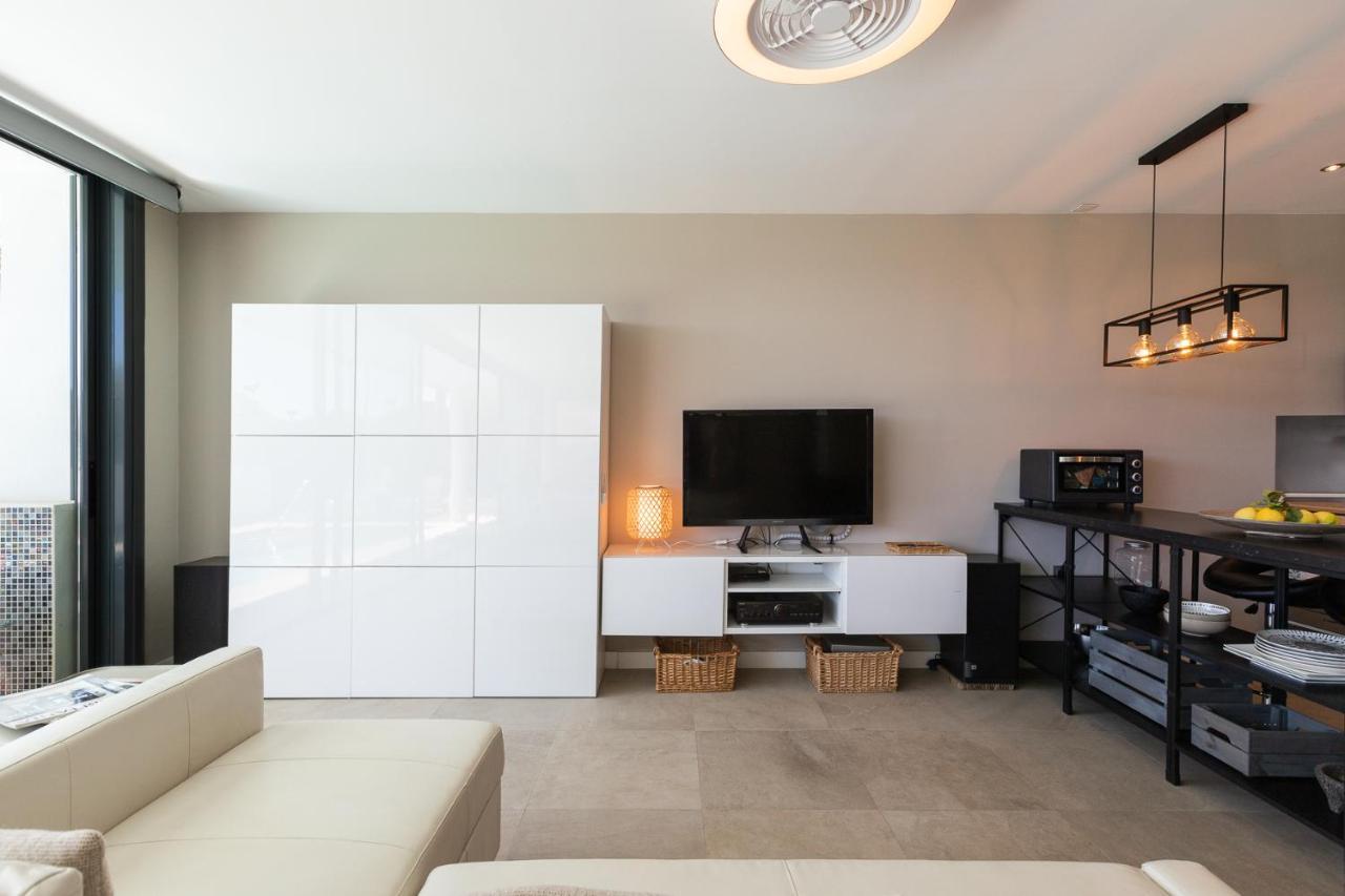 Stunning Private Loft In Homestay